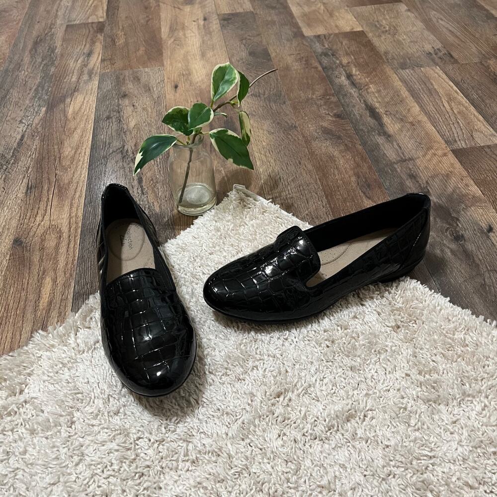 Clarks Size 7.5 Wide Black Croc Print Patent Leather Sara Poppy Loafers